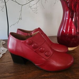 New Miz Mooz Red Leather Bootie Heels size 38 or 7 to 7.5
